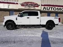 2022 Ford F-250 XLT CREW, FX4 SPORT & BLACKOUT PACKAGES & BUCKET - Photo 4