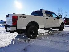 2022 Ford F-250 XLT CREW, FX4 SPORT & BLACKOUT PACKAGES & BUCKET - Photo 10