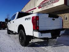 2022 Ford F-250 XLT CREW, FX4 SPORT & BLACKOUT PACKAGES & BUCKET - Photo 12