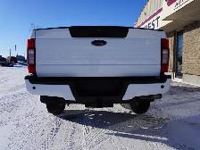 2022 Ford F-250 XLT CREW, FX4 SPORT & BLACKOUT PACKAGES & BUCKET - Photo 14