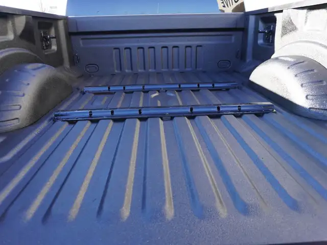 2022 Ford F-250 XLT CREW, FX4 SPORT & BLACKOUT PACKAGES & BUCKET - Photo 16