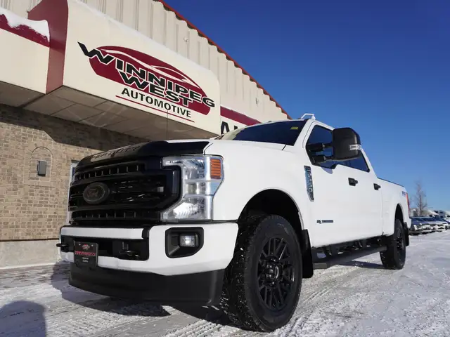 2022 Ford F-250 XLT CREW, FX4 SPORT & BLACKOUT PACKAGES & BUCKET - Photo 17