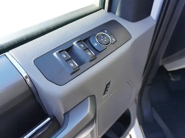 2022 Ford F-250 XLT CREW, FX4 SPORT & BLACKOUT PACKAGES & BUCKET - Photo 21
