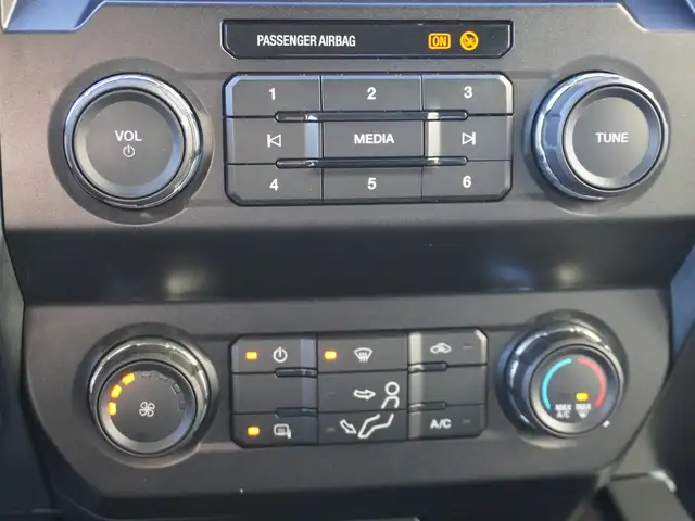 2022 Ford F-250 XLT CREW, FX4 SPORT & BLACKOUT PACKAGES & BUCKET - Photo 37