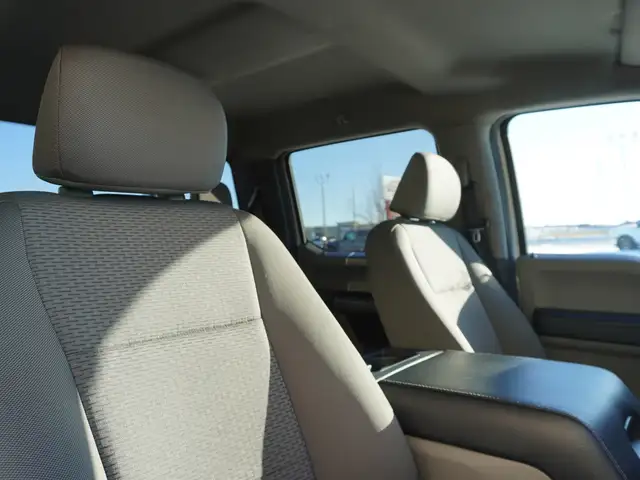 2022 Ford F-250 XLT CREW, FX4 SPORT & BLACKOUT PACKAGES & BUCKET - Photo 42