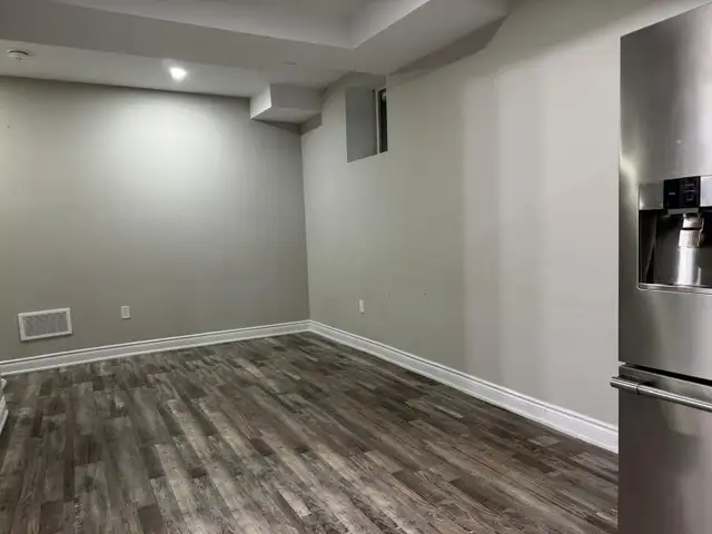 1BR   nice Den   1 Car Parking Large Basement&gt.&gt. W Bram - Photo 2