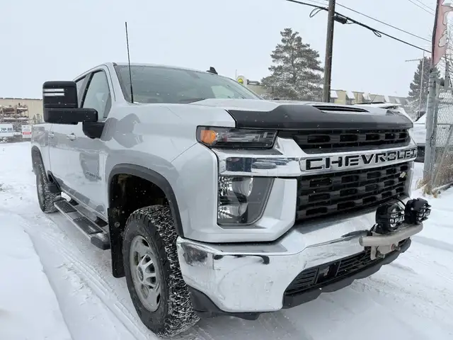 2023 Chevrolet Silverado 2500 HD LT 4X4 Crew Cab, 6.6L V8, Remot - Photo 3