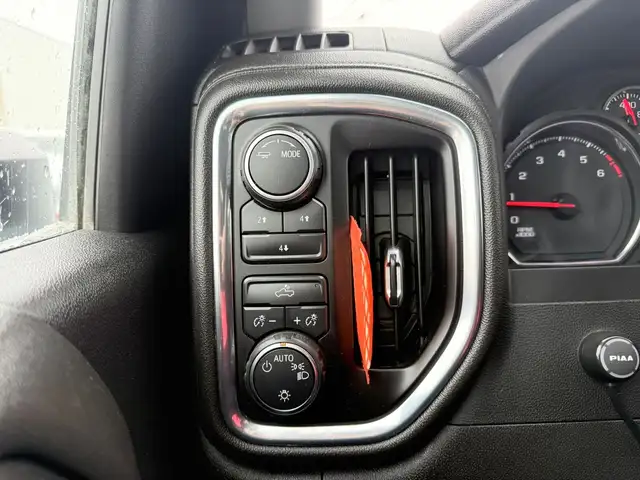 2023 Chevrolet Silverado 2500 HD LT 4X4 Crew Cab, 6.6L V8, Remot - Photo 11