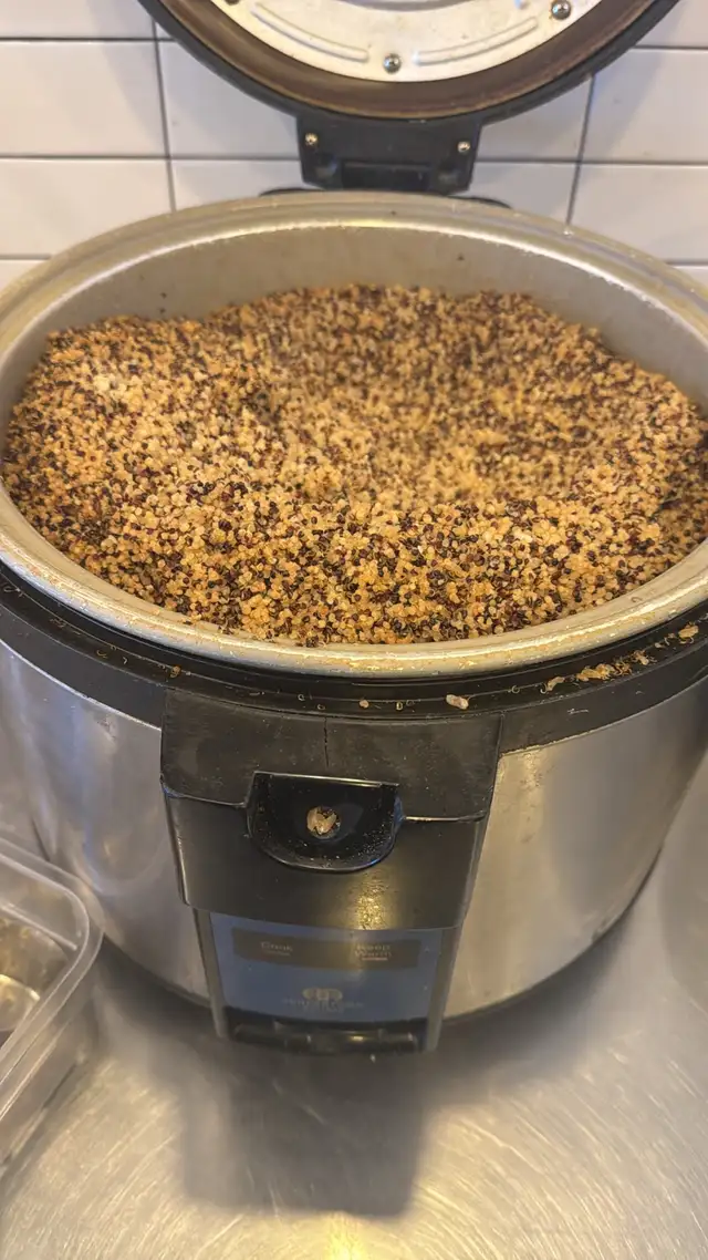 need server/cashier freshii or subway experience