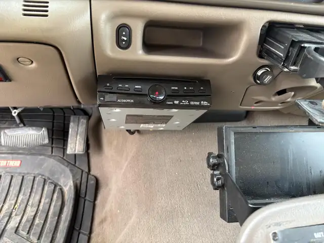 2002 Ford Excursion - Photo 8