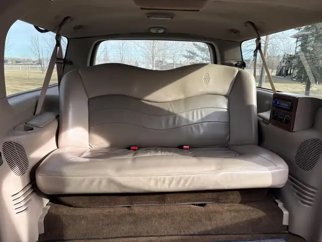 2002 Ford Excursion - Photo 13
