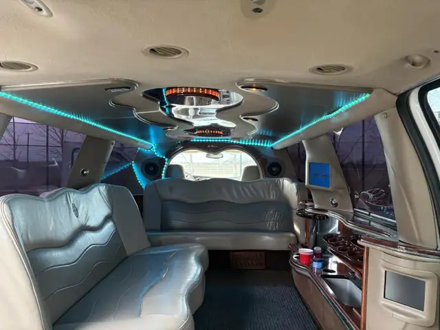 2002 Ford Excursion - Photo 17