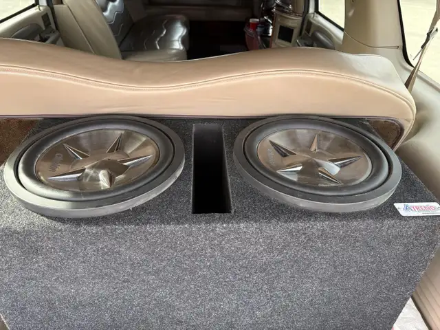 2002 Ford Excursion - Photo 24