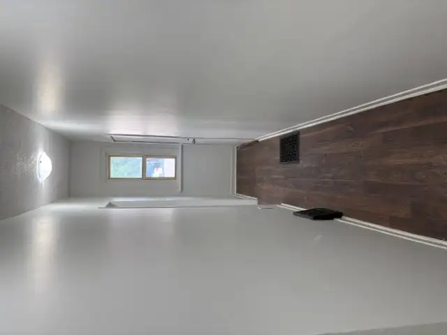 Spacious 2-Bedroom Unit for Rent in a Downtown Ottawa! - Photo 3