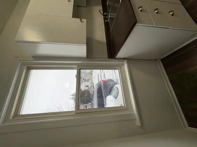 Spacious 2-Bedroom Unit for Rent in a Downtown Ottawa! - Photo 8