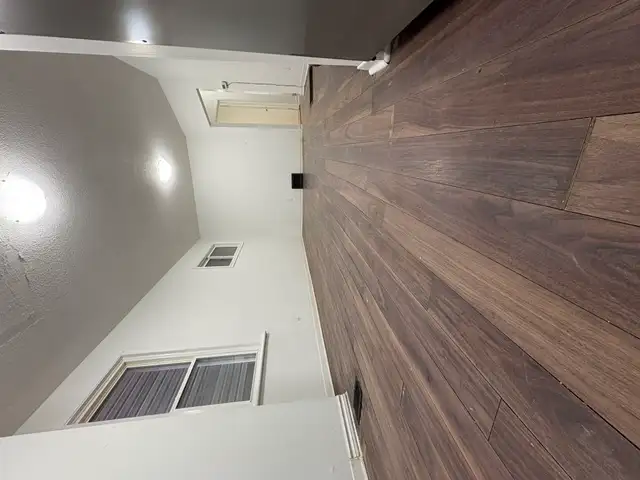 Spacious 2-Bedroom Unit for Rent in a Downtown Ottawa! - Photo 14