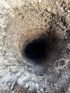 post hole digging - Photo 2