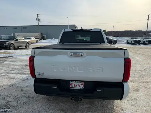 2023 Toyota Tundra Limited Hybrid Beautiful truck ! - Photo 4