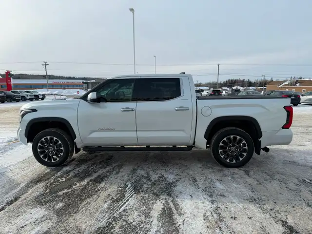 2023 Toyota Tundra Limited Hybrid Beautiful truck ! - Photo 6