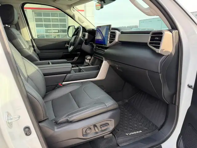 2023 Toyota Tundra Limited Hybrid Beautiful truck ! - Photo 10