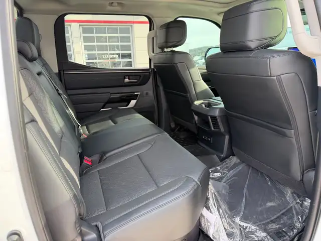 2023 Toyota Tundra Limited Hybrid Beautiful truck ! - Photo 11