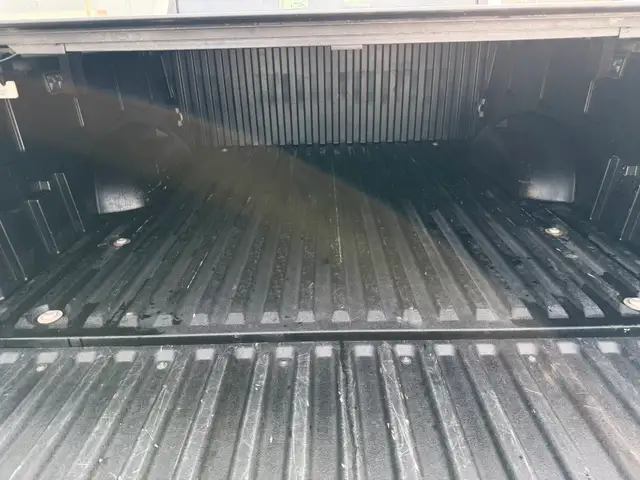 2023 Toyota Tundra Limited Hybrid Beautiful truck ! - Photo 12