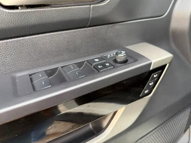 2023 Toyota Tundra Limited Hybrid Beautiful truck ! - Photo 15