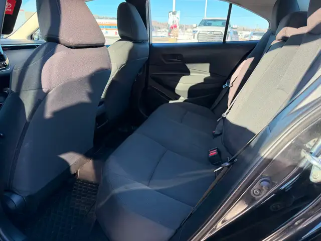 2022 Toyota Corolla LE VERY NICE CAR - Photo 12
