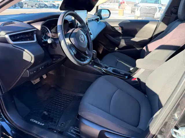 2022 Toyota Corolla LE VERY NICE CAR - Photo 13