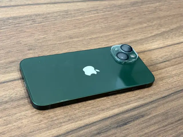 USED IPHONE 13 128 GB A VENDRE/FOR SALE! Vert Alpin/Alpine Green