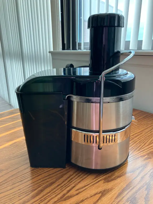 Juicer - Photo 2