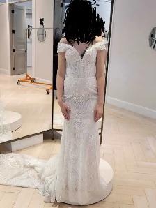 Wedding Dress Size 8 fits , Size 6