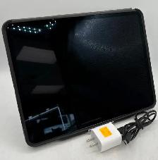 iPad Pro - 12.9' 6th Gen 2TB LTE / Includes Case & Charger