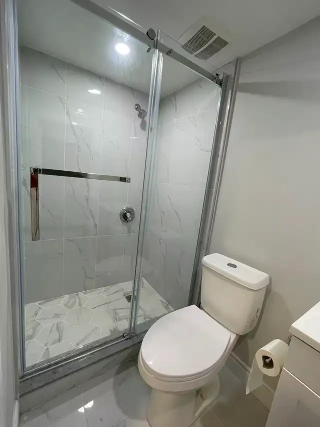 Bachelor Basement Apartment At Bayview/Major Mackenzie - Photo 3