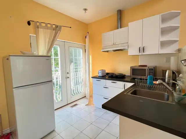 Move-in Today | Private Bachelor Apartment for Rent - Photo 5