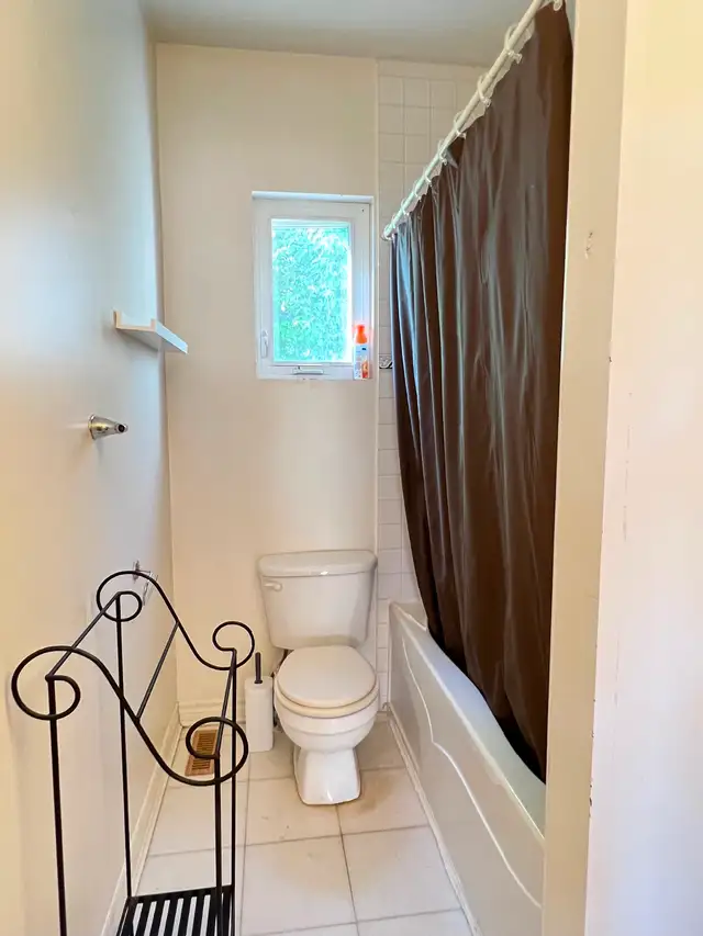 Move-in Today | Private Bachelor Apartment for Rent - Photo 9