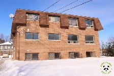 Bright & Spacious 2 Bed. Apt. North Side New Floor/Paint/Kitche