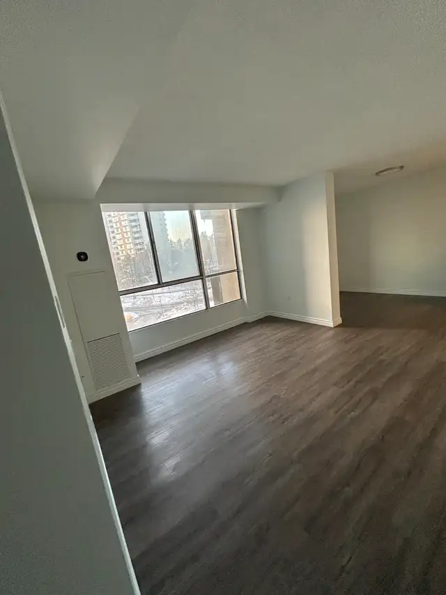 One Free Month - 1 Bedroom Apartment Available - North York - Photo 2