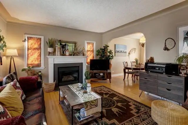 Large 2-BR main floor suite in Richmond SW Close to DT