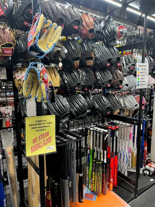 Baseball Softball Gloves, Bats, Helmets, Cleats and more - Photo 7