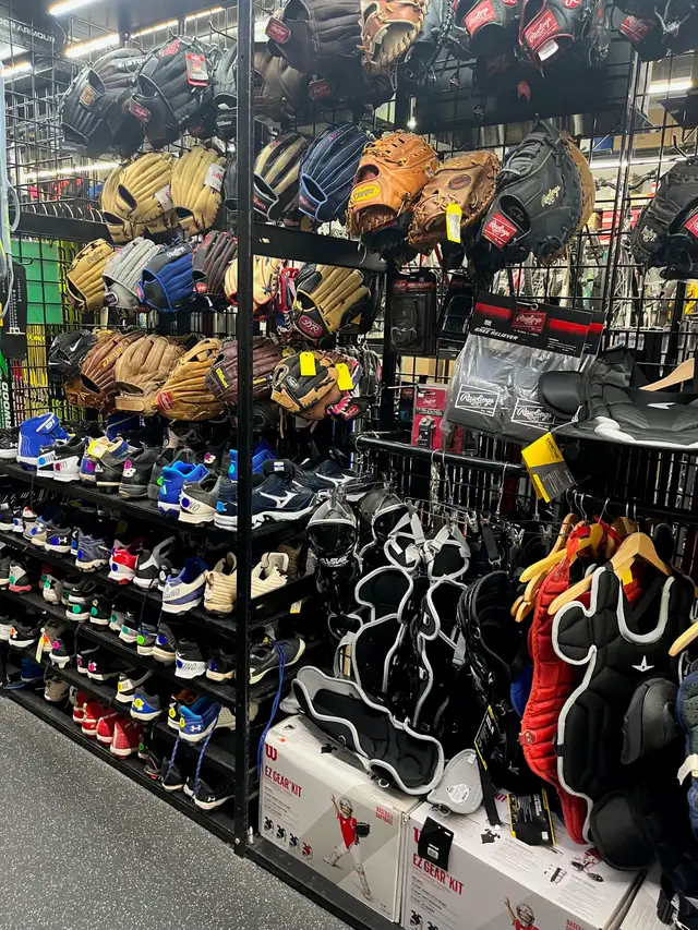 Baseball Softball Gloves, Bats, Helmets, Cleats and more - Photo 10