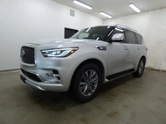 2023 INFINITI QX80 LUXE 8-PASS 4WD, TOIT, CUIR, CARPLAY, DVD!!