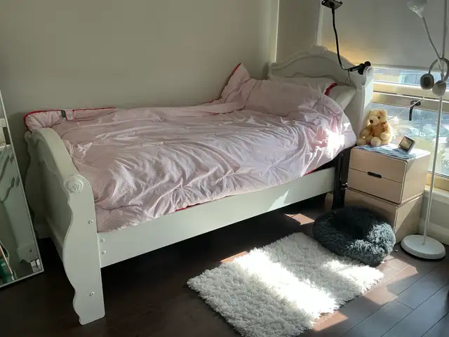 Ashley Furniture White Single Bed   2 Mattresses - $150