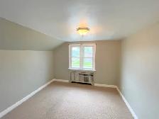 PORT COLBORNE – Quiet 2 Bedroom   Den Apartment