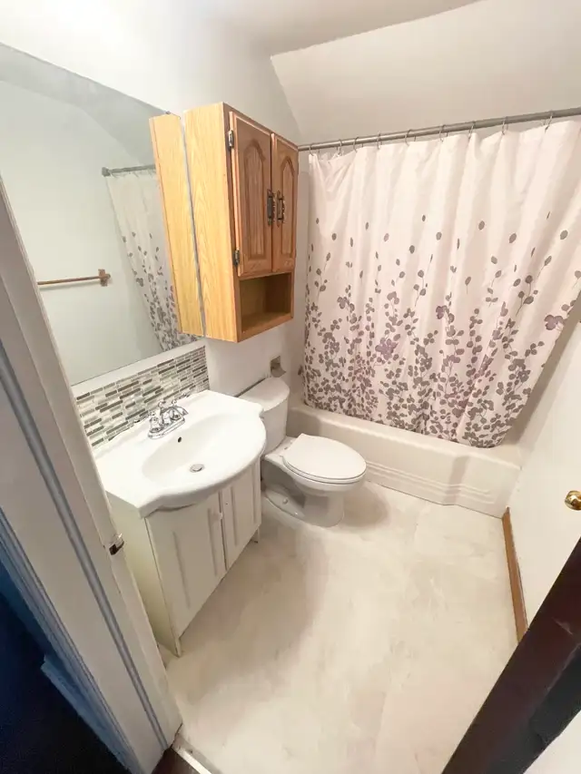 PORT COLBORNE – Quiet 2 Bedroom   Den Apartment - Photo 7