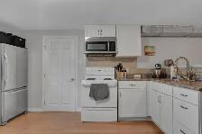 Bright, Recently Updated 2-BR Suite - Available Immediately - Photo 2