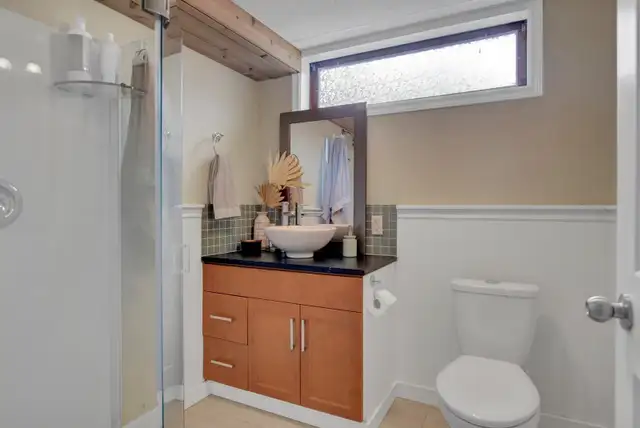 Bright, Recently Updated 2-BR Suite - Available Immediately - Photo 7