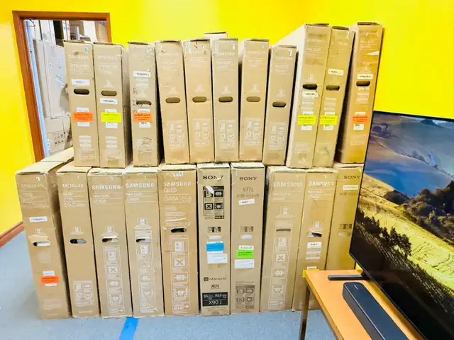 Samsung 55' S84F OLED 4K Smart TV! - Photo 3