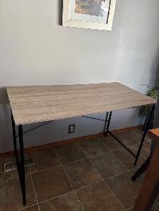 free - table and office chair - Photo 4