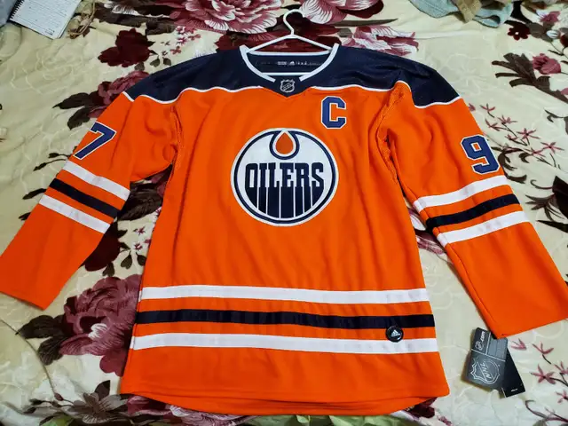 Connor McDavid Heritage Classic Authentic Jersey…New - Photo 2